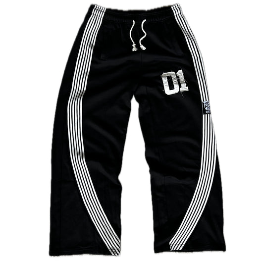 ESSENTIAL 001 BAGGY SWEATS - BLACK